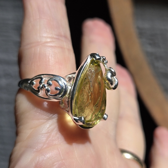 17k pear cut Lemon Quartz 🍋 & green 💚 sapphire sterling & white goldring sz8.5 - Picture 6 of 14